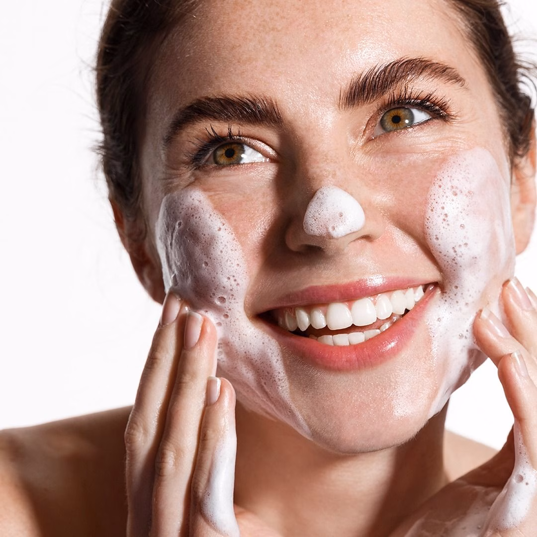 Sensitive-Clear-Mousse Detergente Purificante Viso Bioearth