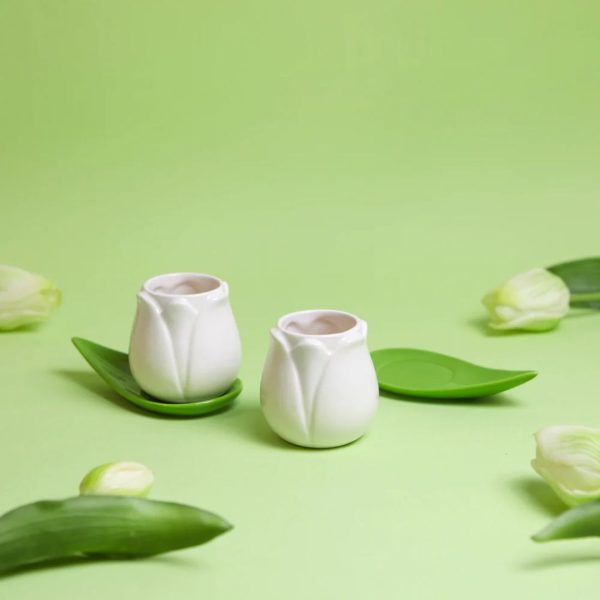 Set 2 tazze da caffè a forma di tulipano bianco con piattini a foglia in ceramica - immagine 2