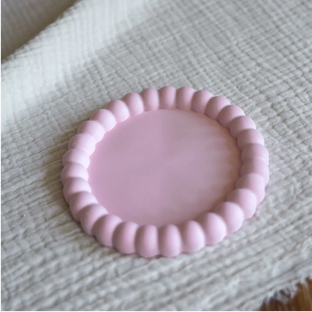 Vassoio rotondo artigianale con bordo a bolle stretto rosa